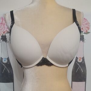 Victoria's Secret bra size 38D